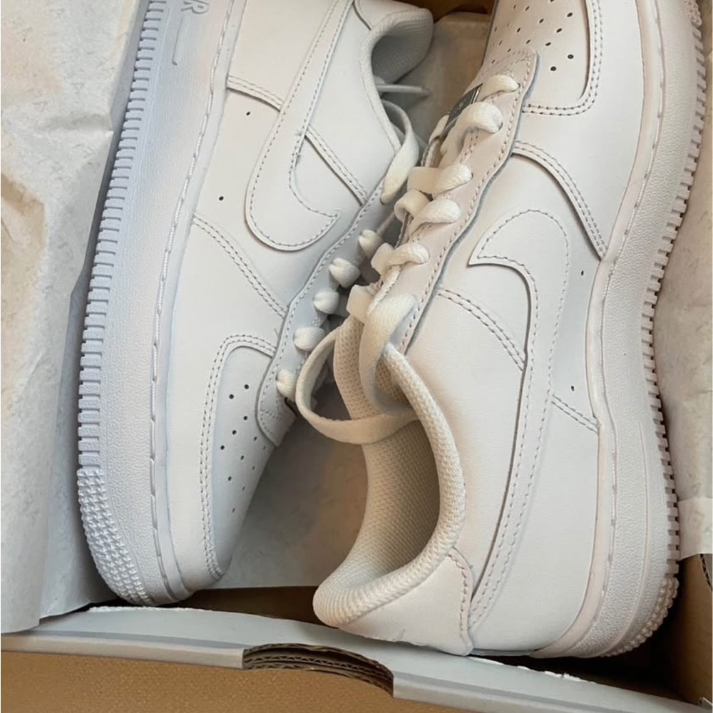 Nike Kids Shoes - Classic White